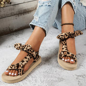 ARYA | Stylische Sandalen mit Leopardenmuster